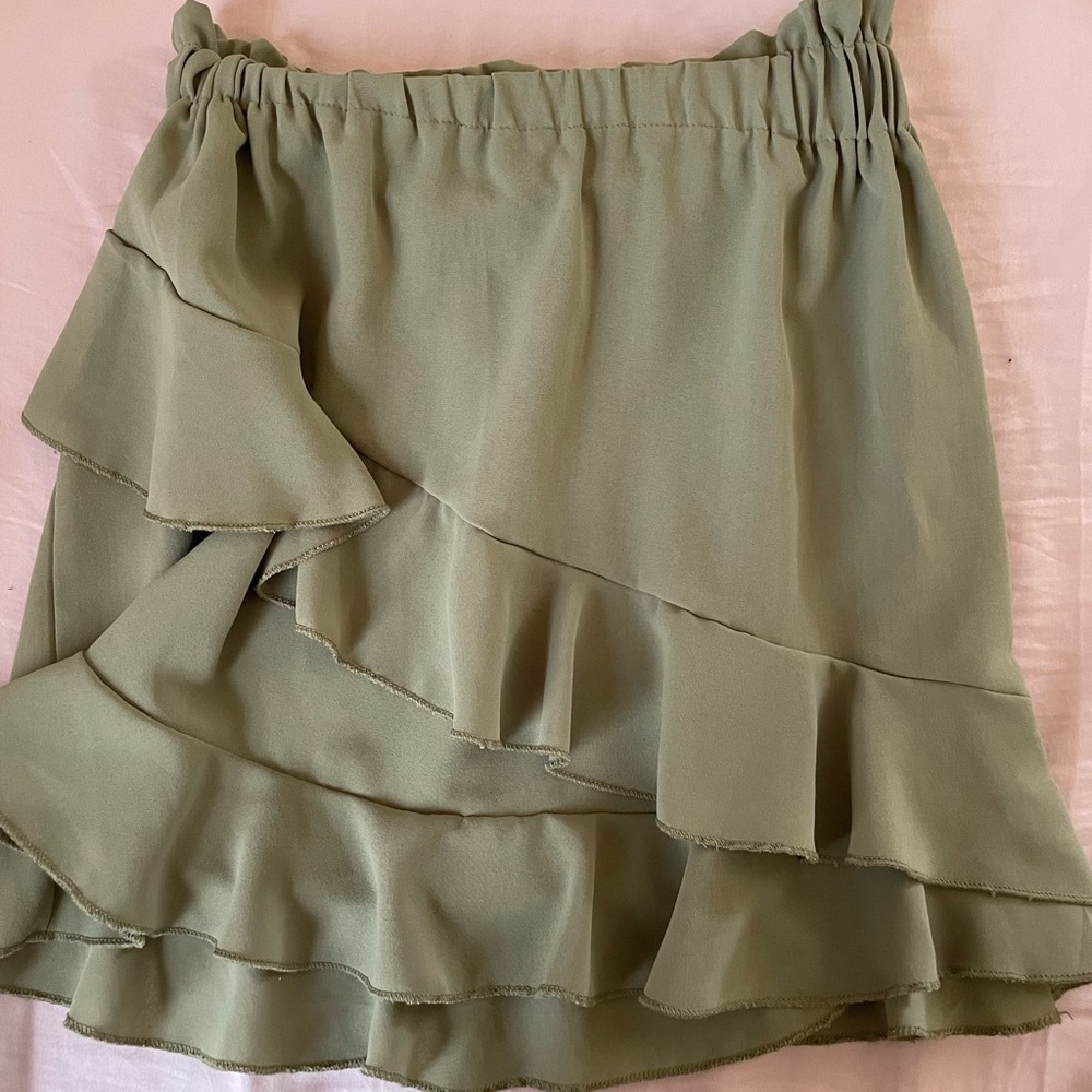 Mini green ruffles skirt